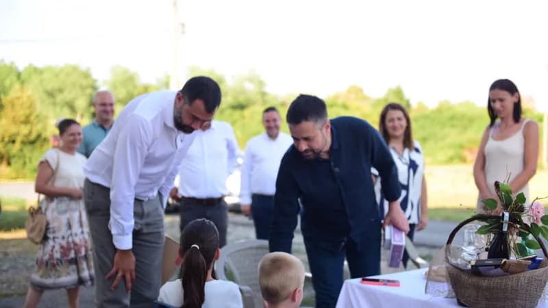 Igor Dodik i Srđan Amidžić posjetili porodicu Đekić iz Kozarske Dubice koja odgaja četvoro djece 