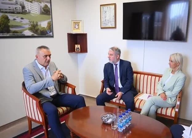 novi ct aparat pušten u rad u bijeljini: minić i šeranić najavili novu eru dijagnostike u bolnici „sveti vračevi“
