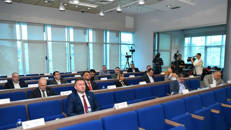 skupština grada: prihvaćena inicijativa za smjenu samira baćevca