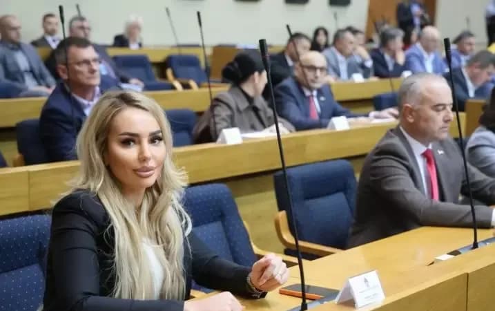 nikolina šljivić ponovo na državnim jaslama: dobila posao u institutu