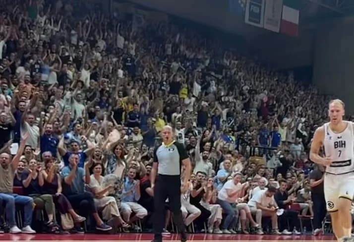 navijači bih vređali ratka mladića: "crna zemlja nek' te jede..."