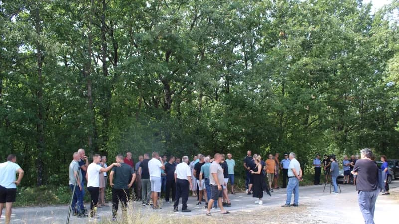 mještani traže policijske patrole, tvrde da su požari podmetnuti
