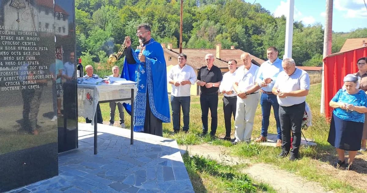 služen parastos u tobutu