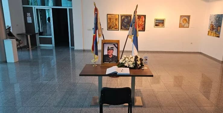 u centru za kulturu „semberija“ otvorena knjiga žalosti povodom smrti generala ratka mladića