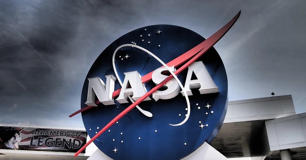 spejseksova raketa udarila u mesec; nasa otkrila detalje