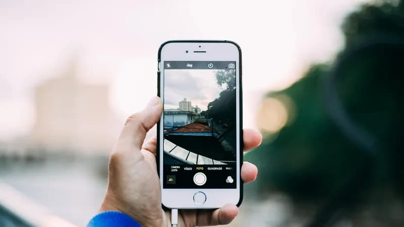 Istina o bateriji: Traba li da koristite telefon dok se puni?