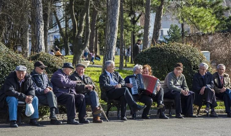 penzionera sve više, pritisak sve veći: evo koliko će ih srpska imati 2029. godine