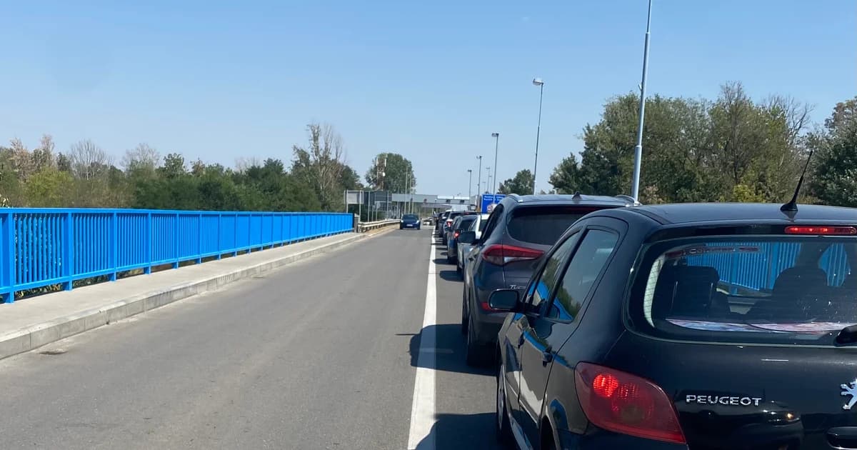 duge kolone na izlazu iz bih na tri prelaza sa hrvatskom