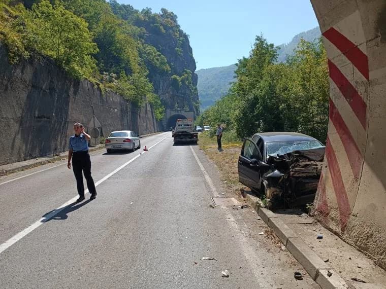 tragedija na putu višegrad - ustiprača: vozač "golfa" udario u zid tunela i poginuo na licu mjesta