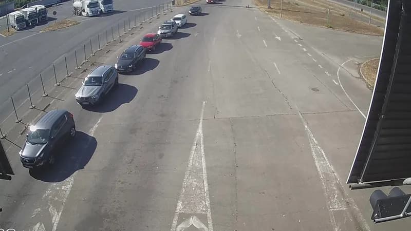 Velike gužve na 12 graničnih prelaza: Vozači na mukama