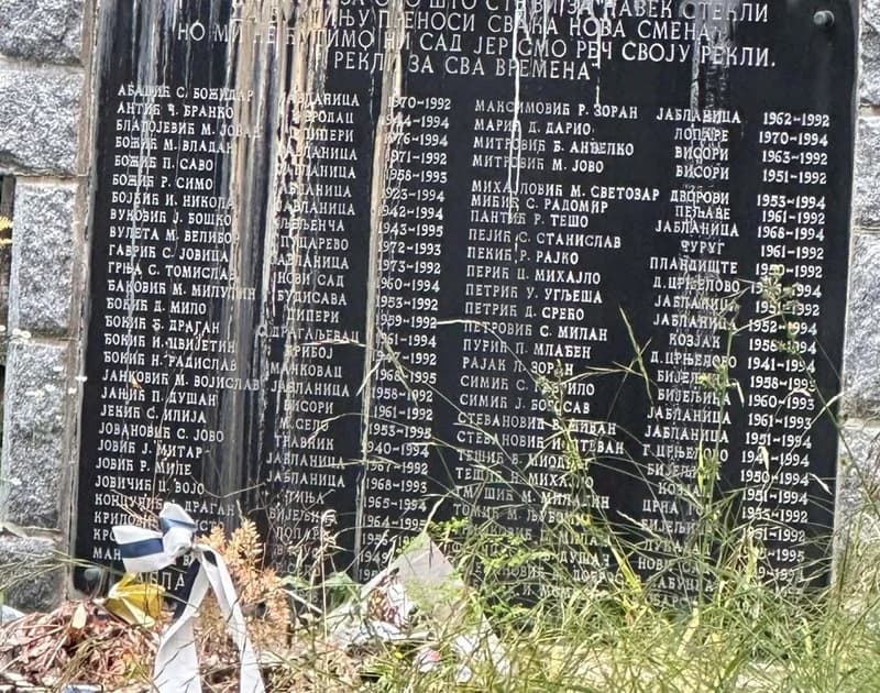 34 godine od zločina kod lopara: parastos za pripadnike vrs stradale u zapaljenom sanitetu