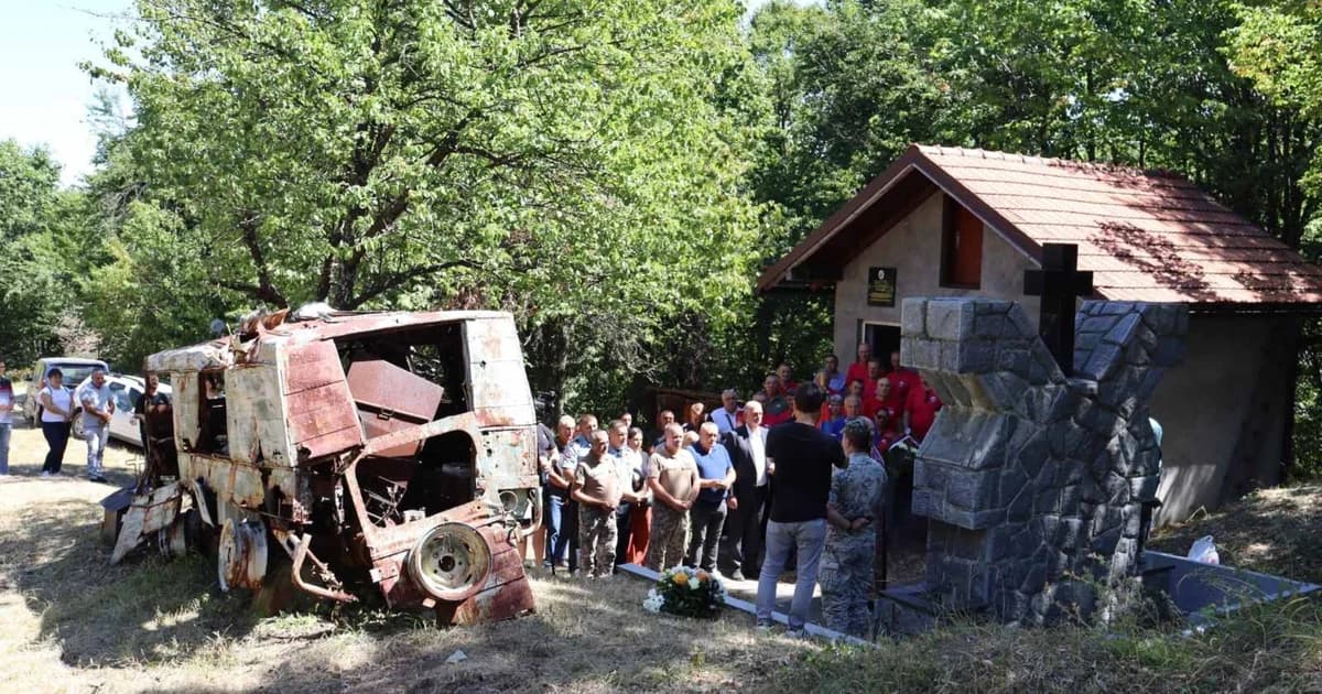 služen parastos na grabiku