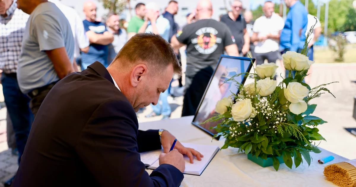 u ugljeviku održan skup povodom smrti generala ratka mladića