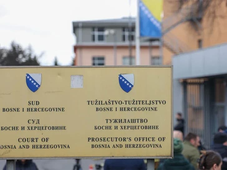 srpska traži kraj inckovog zakona: 55.000 prijava zbog pozdrava mladiću