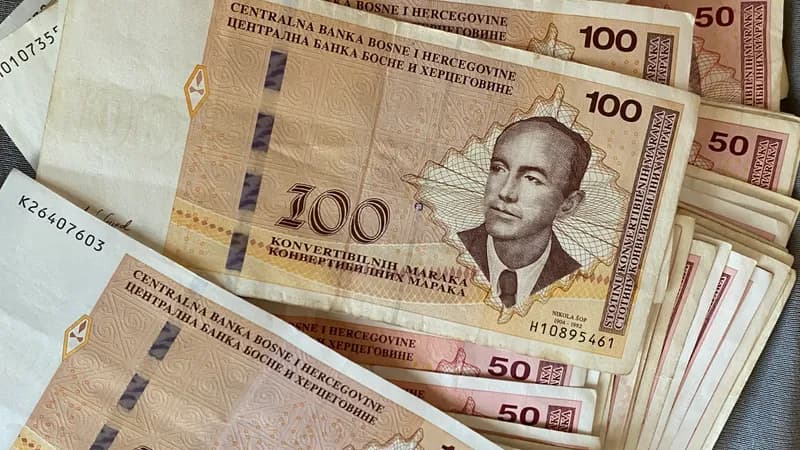Počele isplate novčane pomoći učenicima i studentima u RS