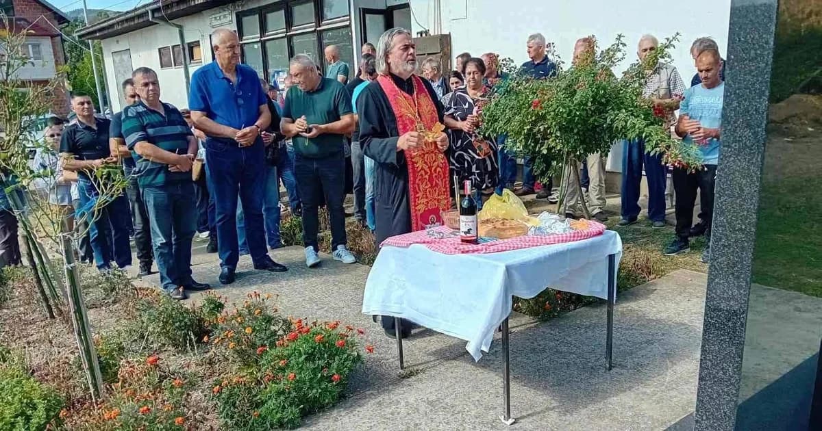 služena liturgija i parastos poginulim borcima sela lipovice