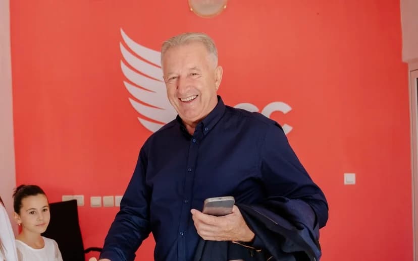 zamjenik predsjednika rss rajko papović na otvaranju kancelarije u trebinju