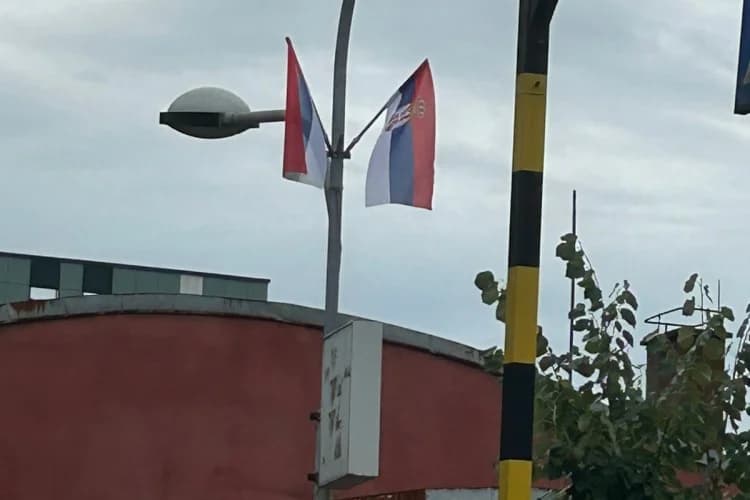 banjaluka u zastavama srpske i srbije