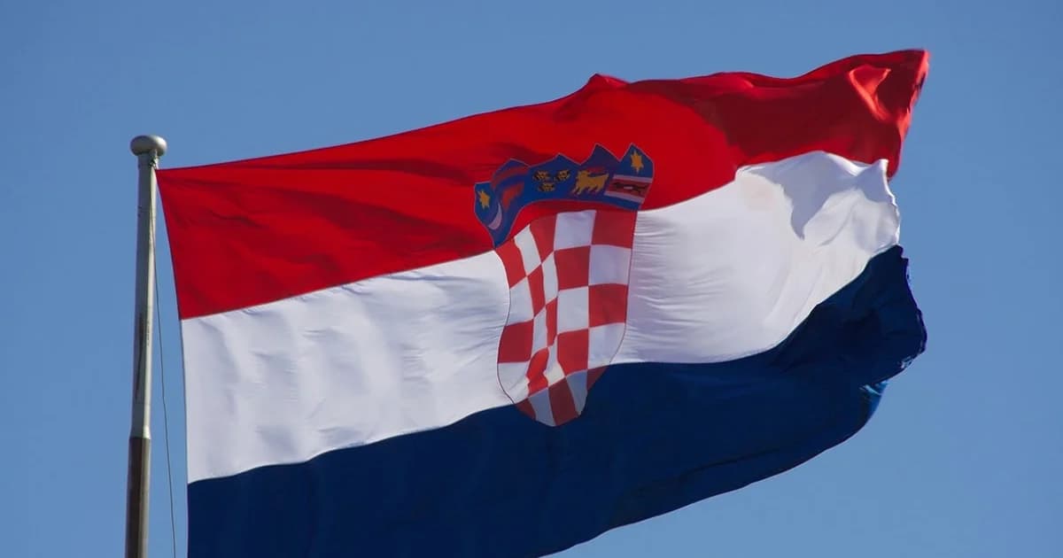 uhapšena žena u puli: kamenjem gađala zastavu hrvatske