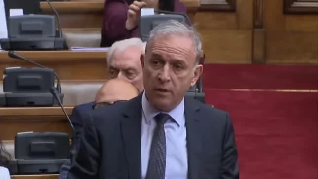 raspada se ponošova partija