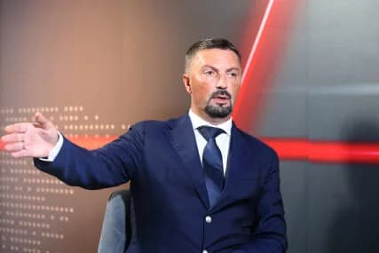 ristić povukao granicu prema snsd, a onda šokirao odgovorom “ja sam specijalni agent, ali ne mogu reći za koga radim”