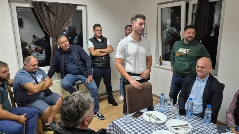 Poslanički kandidat RSS Zdravko Perić u Pučilama: Cijeli život gledamo ista lica na bilbordima, podržite sada mlade ljude!  