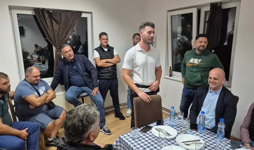 poslanički kandidat rss zdravko perić u pučilama: cijeli život gledamo ista lica na bilbordima, podržite sada mlade ljude!  