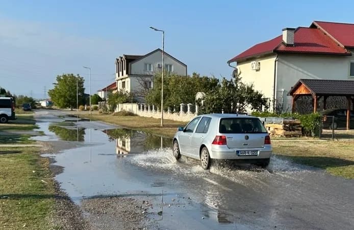U Koviljušama pukla cijev, voda na sve strane