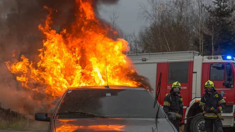 Izgorjeli garaža i automobil odbornika SDA u Teslicu: Milan Miličević najoštrije osudio ovaj čin