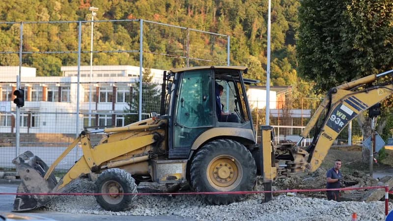 ugljevik: priprema za rekonstrukciju karađorđeve ulice - u toku zamjena toplovodne mreže