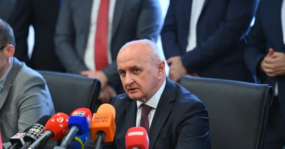 verbalni sukob petra đokića i čede stojanovića