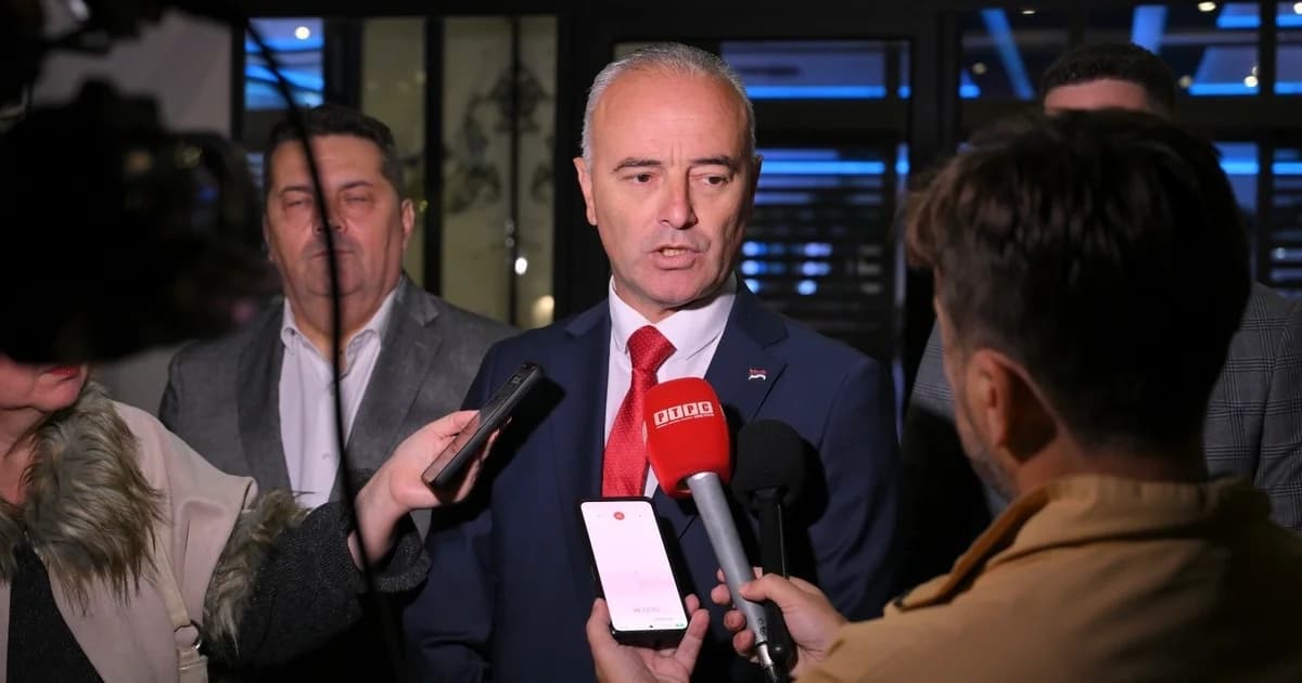     ujedinjena srpska bijeljina pozvala svoje članove i simpatizere da podrže minića i cvijanović