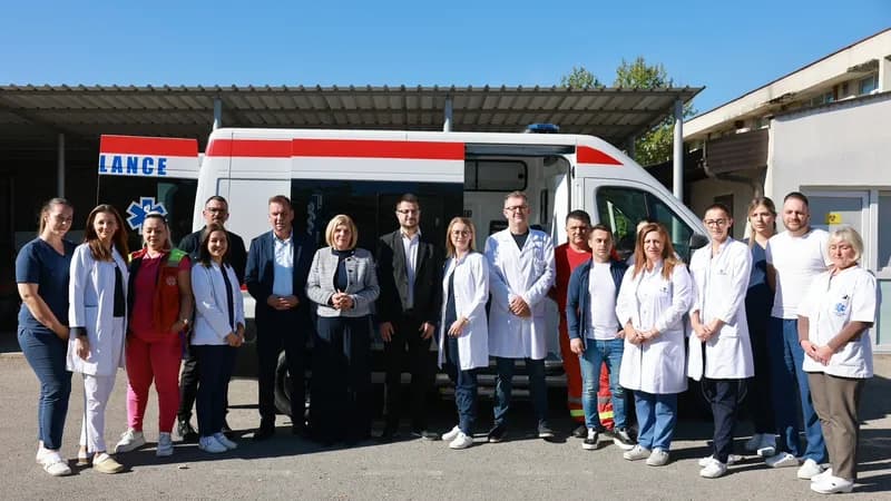 Dom zdravlja Ugljevik nabavio novo sanitetsko vozilo vrijedno 125.000 KM