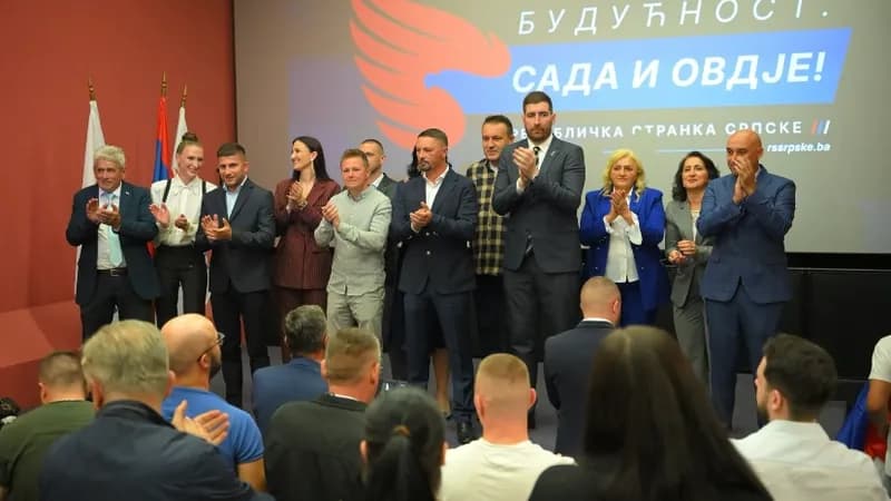 Završni skup RSS pred više stotina Prijedorčana, Slavenko Ristić poručio: Nismo došli da tražimo glas, nego budućnost za našu djecu!