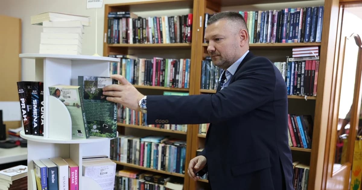 narodna biblioteka ugljevik bogatija za nove knjige zahvaljujući donaciji žarka novakovića