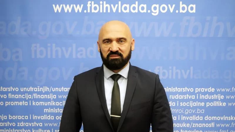 potvrđena optužnica protiv rame isaka: tereti se za prijetnje zaposleniku bolnice