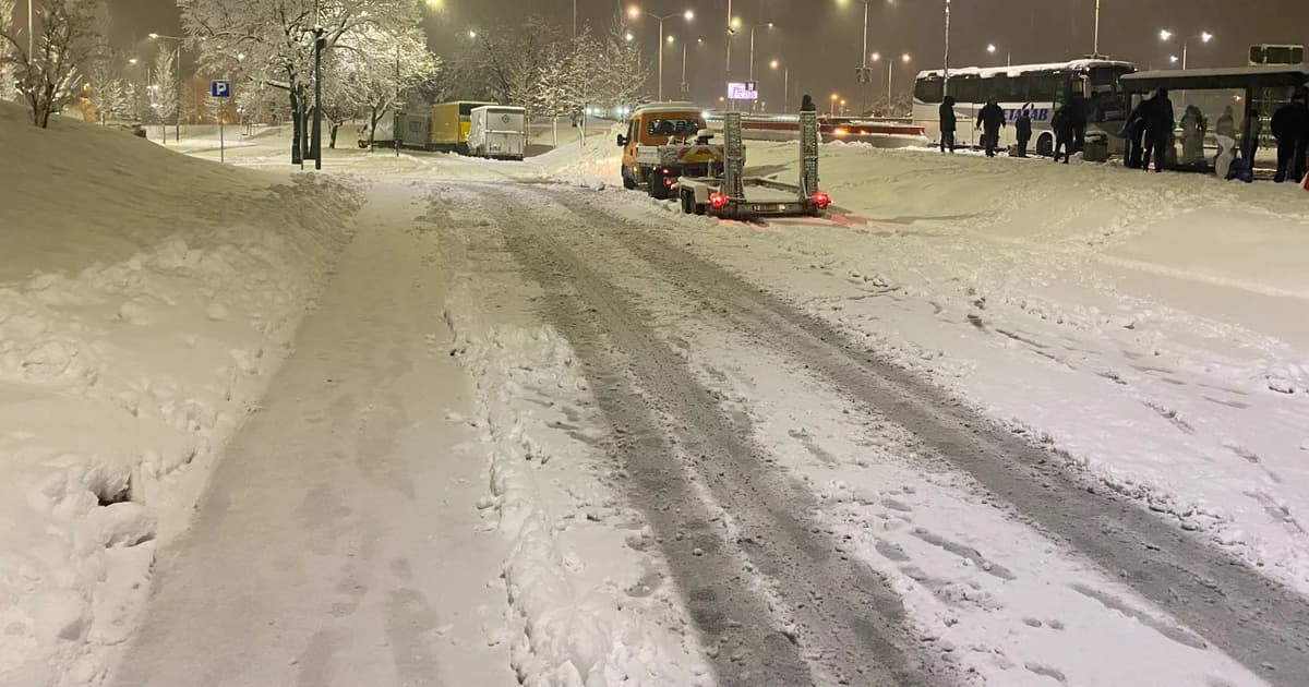 snijeg kuca na vrata