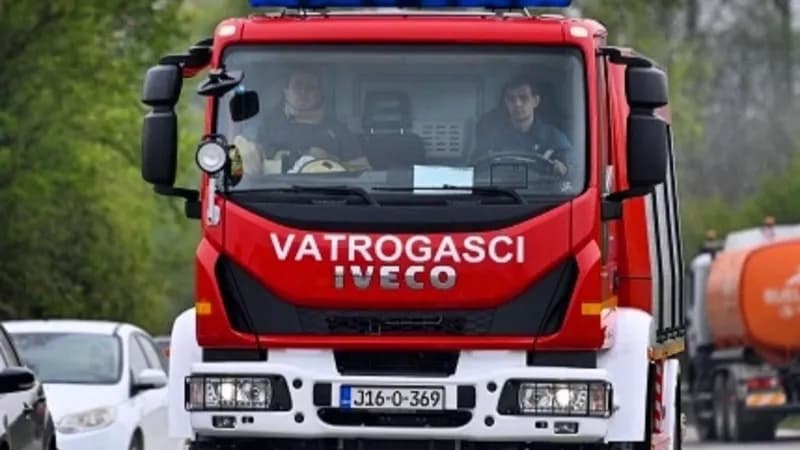 gori kamion na mostu na rači, obustavljen saobraćaj