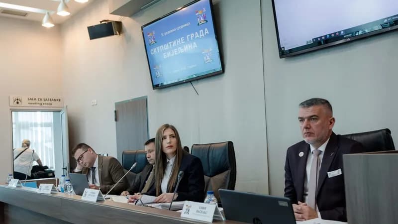 Sutra sastanak parlamentarnih stranaka u Bijeljini: tema održavanje 10. sjednice Skupštine grada