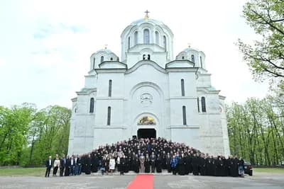 Skandal drma Šumadiju: Sveštenik zavodnik "preoteo" ženu, episkop ga kaznio