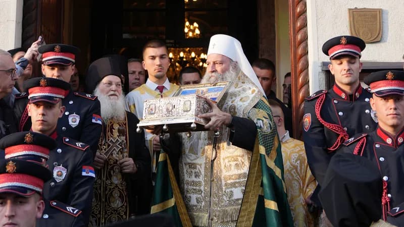 Liturgija u Hramu Svetog Save: Vjernici i patrijarh Porfirije ispraćaju Pojas Presvete Bogorodice