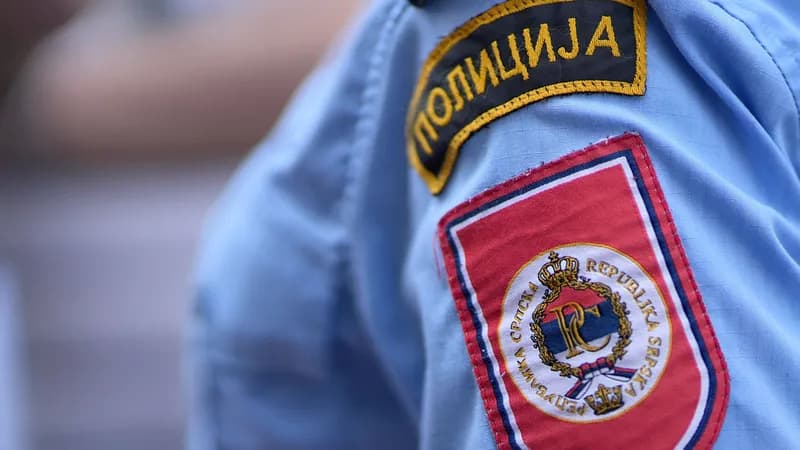 Incident u Kozarskoj Dubici: Lupali na vrata kladionice, jedna osoba uhapšena