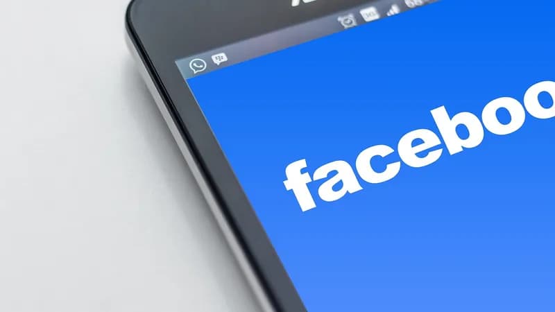 Haos na društvenim mrežama: Facebook izbacio korisnike sa naloga