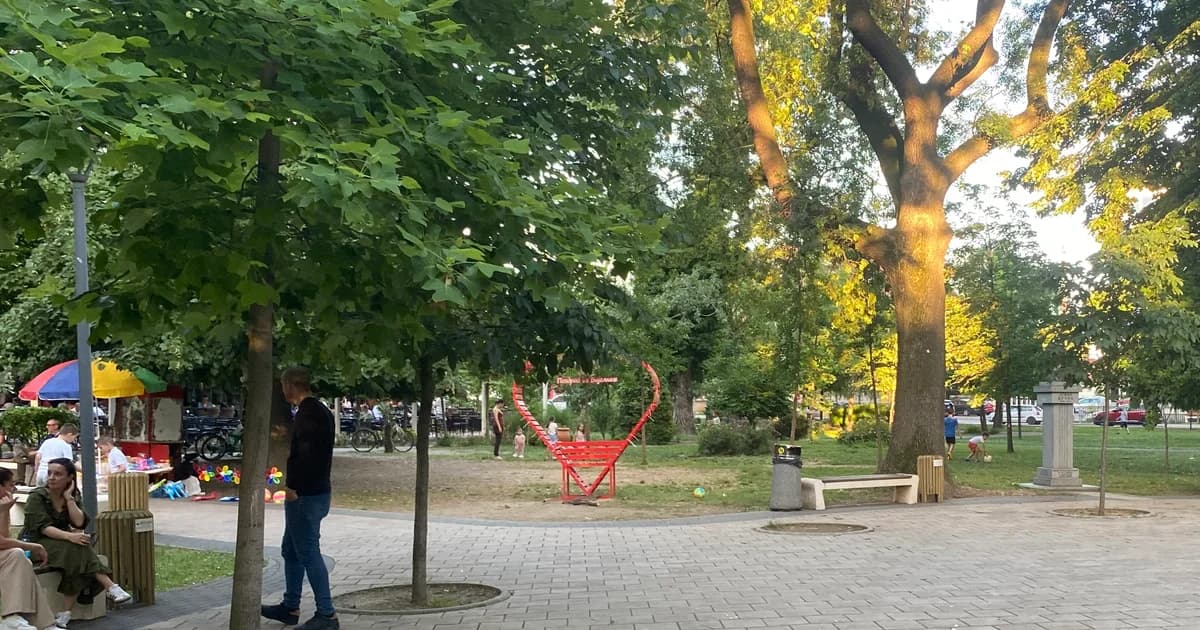 u gradskom parku dodjela diploma i zahvalnica učesnicima projekta „mali novinar“