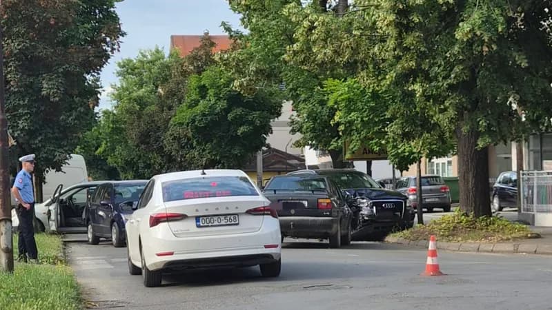 Bijeljina: Sudar tri vozila, zatvoren dio Račanske ulice