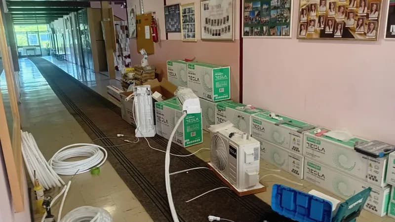 Lopare: Sve učionice SŠC „Vuk Karadžić“ dobile klima-uređaje