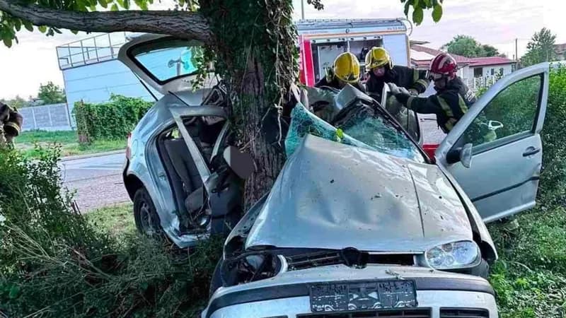 Velika tragedija: Dvojica tinejdžera autom se zakucala u drvo i stradali na licu mjesta