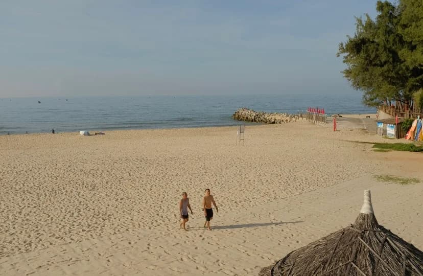 šetnja na pješčanoj plaži