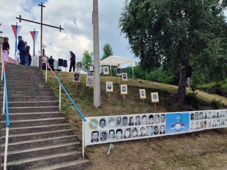 parastos žrtvama u zalazju