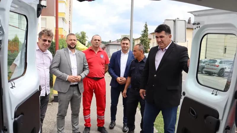 Lopare: Nabavljeno novo vozilo za potrebe Doma zdravlja